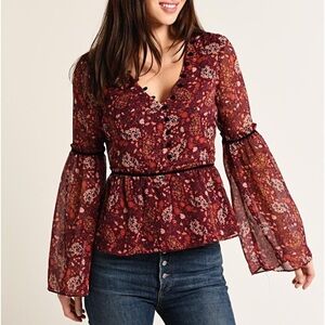 Cupcakes and Cashmere Daphne Top